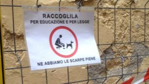 monza via zucchi protesta cacca cani qualche tempo fa