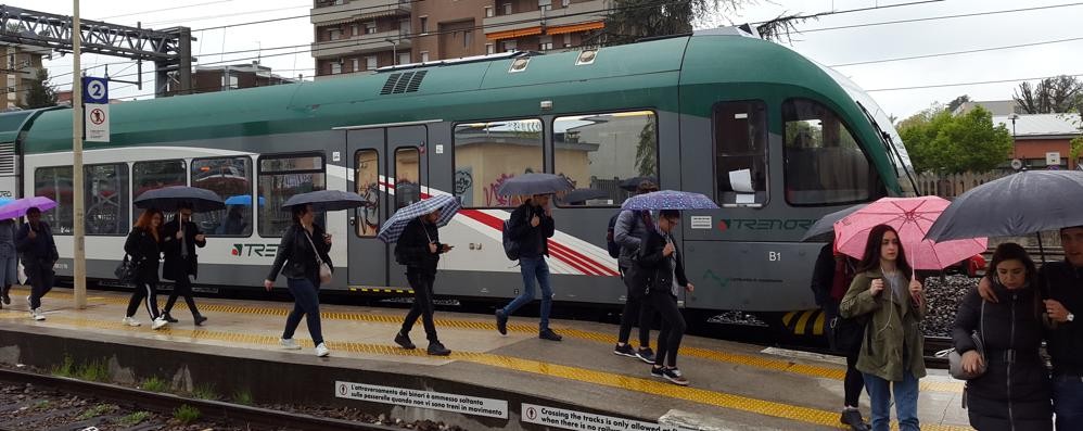 Il Besanino fermo alla stazione di Villasanta