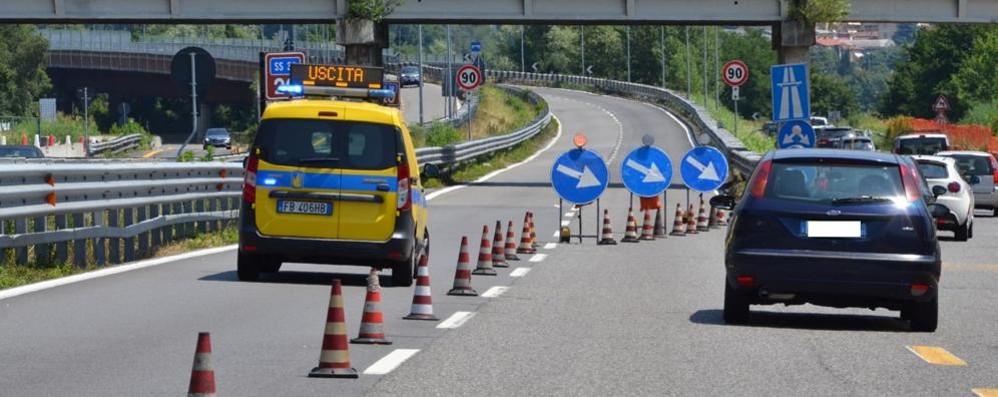 La Valassina verso il Monte Barro, direzione nord, quando era chiusa alle auto.