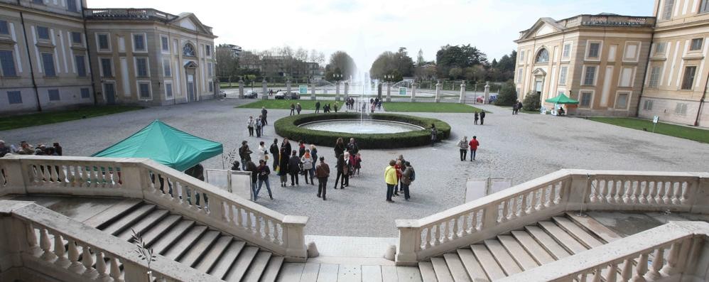 La corte d’onore della Villa reale