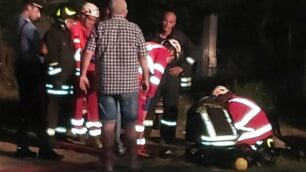 Le foto dell’incendio in via Baraggiole a Paderno Dugnano