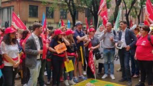I lavoratori di Mercatone Uno davanti alla Regione in presidio nei giorni scorsi