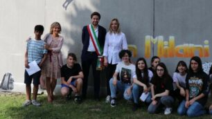 L'inaugurazione del murale alla media don Milani