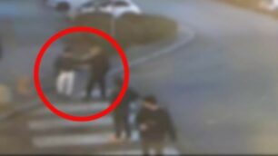 Vimercate, Baby gang: 4 arresti per dodici rapine - fotogramma da video carabinieri