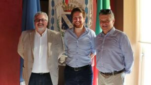 Il presidente del Basket Seregno Roberto Sanfilippo,  l sindaco Alberto Rossi e il presidente del comitato regionale lombardo, Alberto Bellondi