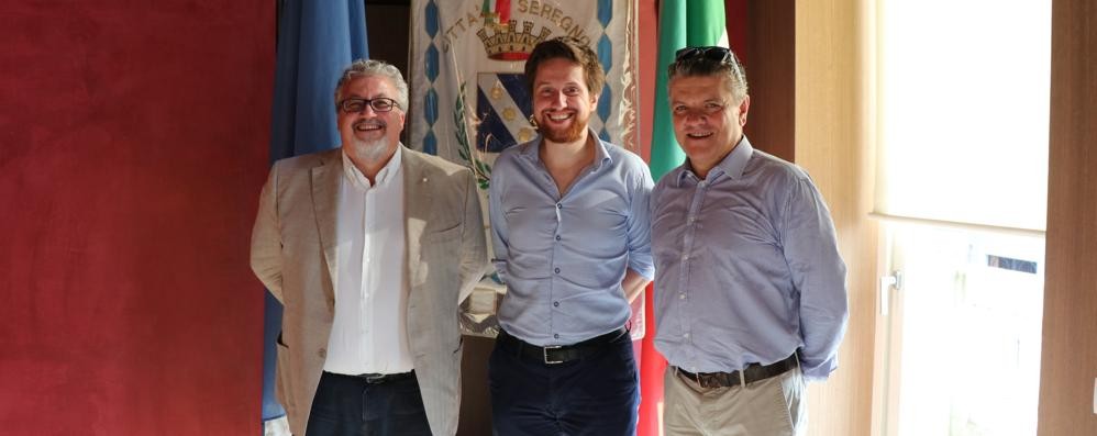 Il presidente del Basket Seregno Roberto Sanfilippo,  l sindaco Alberto Rossi e il presidente del comitato regionale lombardo, Alberto Bellondi