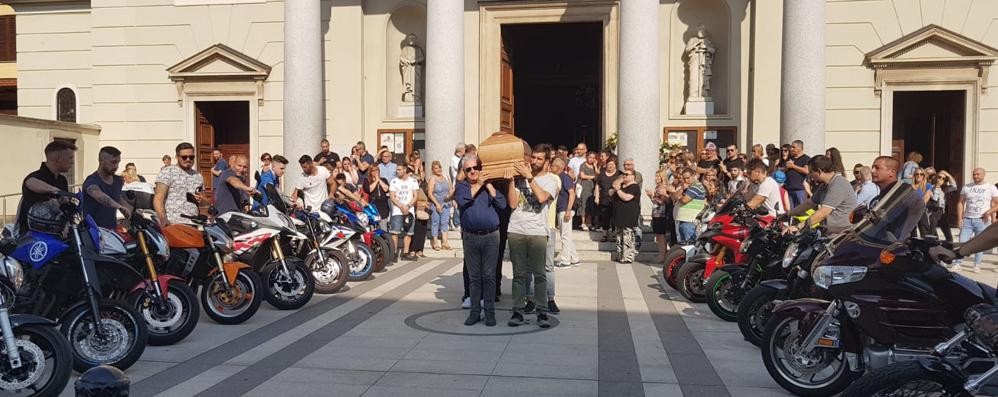 Bernareggio funerale Vincenzo Restivo, morto in incidente stradale a Carugate