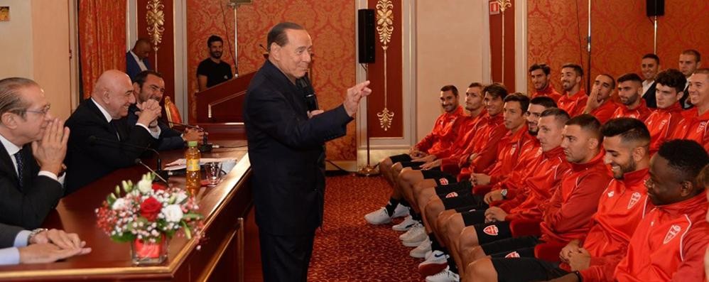 Il patron Silvio Berlusconi incontra squadra e staff