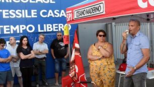 Il presidio di mercoledì scorso a Cesano Maderno. Mercoledì 24 se ne terrà uno a Roma davanti al Ministero dello Sviluppo economico