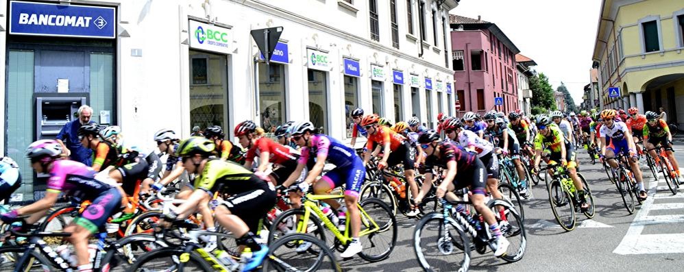 Ciclismo, Giro rosa Iccrea: la partenza della 4°Tappa a Lissone