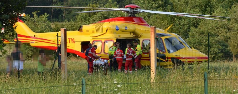 Lazzate incidente auto moto via Libertà