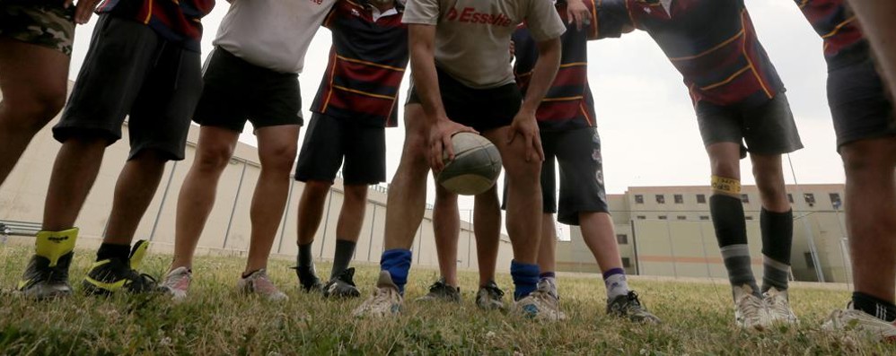 MONZA CARCERE VIA SANQUIRICO ALLENAMENTO SQUADRA RUGBY