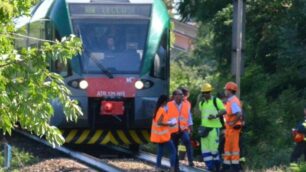 Il treno fermo a Buttafava