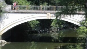 Il ponte di via Zanzi a Monza