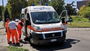L’ambulanza in via Mazzini a Desio