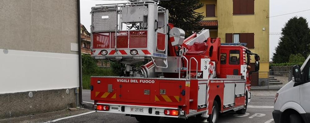 Un mezzo dei vigili del fuoco in Brianza