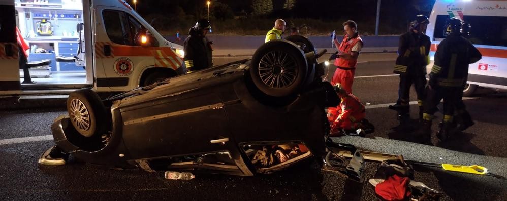 L’auto ribaltata in Valassina