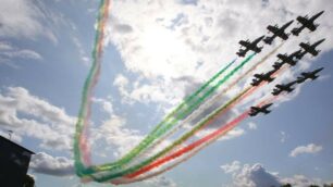 Le frecce tricolore che hanno sfilato sopra al circuito