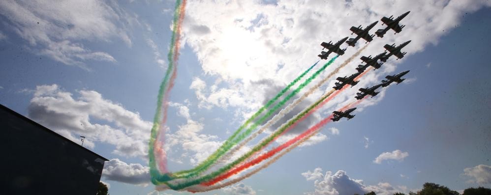 Le frecce tricolore che hanno sfilato sopra al circuito