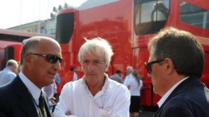 Angelo Sticchi Damiani, il compianto Pierluigi Corbari e Giancarlo Minardi in autodromo, durante una delle scorse stagioni