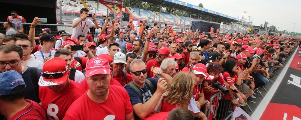 La tre giorni del Gp è iniziata e con essa l’assalto pacifico dei tifosi in autodromo