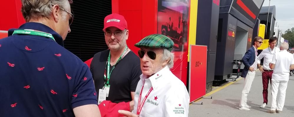 Jackie Stewart nel paddock di Monza