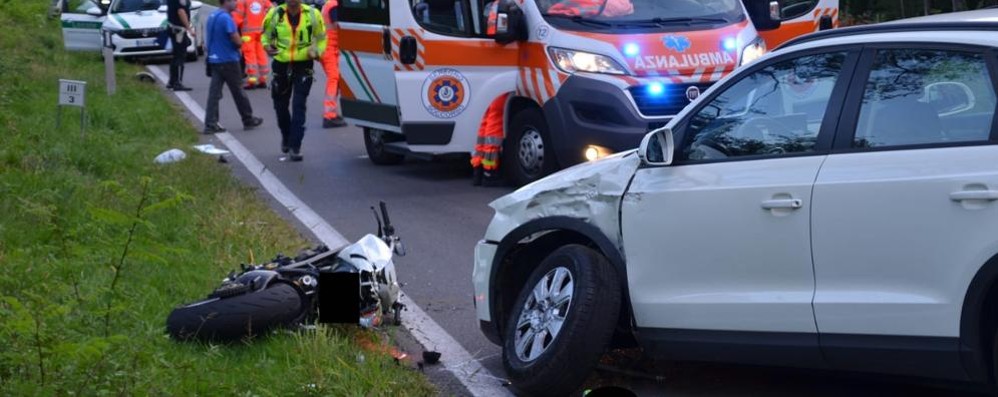 Lentate sul Seveso incidente auto moto via per Figino