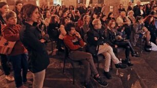 Il pubblico sotto l’arengario nelle scorse edizioni del Book Fest