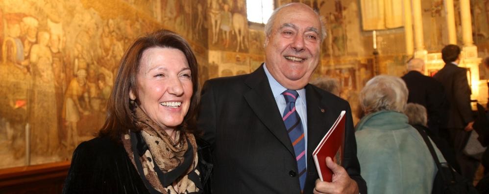 Monza: l’ingegner Franco Gaiani con la moglie Titti Giansoldati nella cappella degli Zavattari nel Duomo