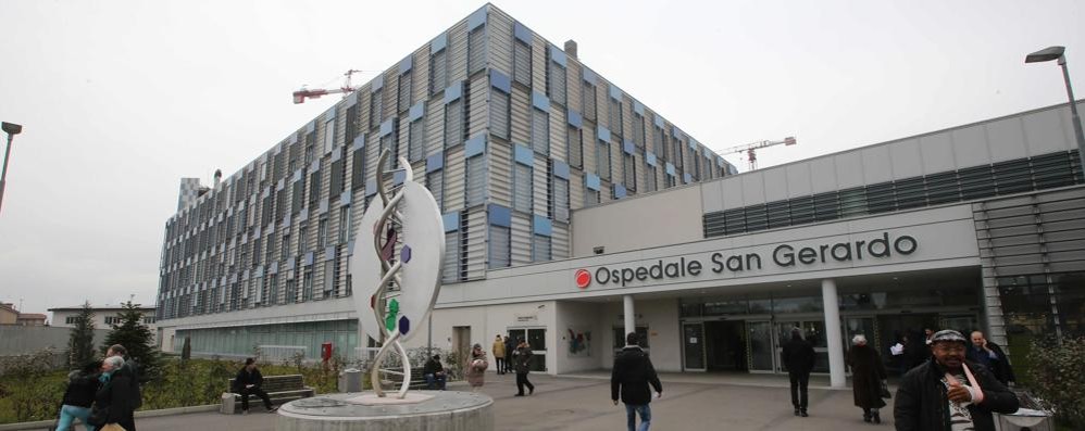 L’ingresso dell’ospedale San Gerardo di Monza