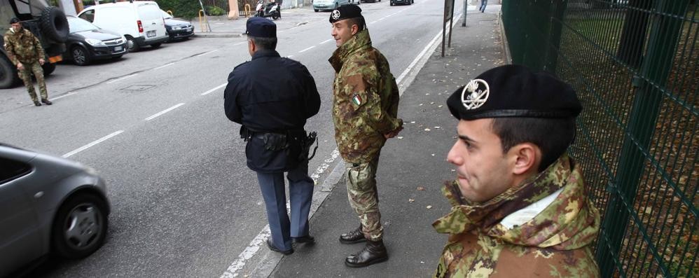 La donna si è rivolta a uomini dell’esercito a Milano e poi alla polizia - foto d’archivio