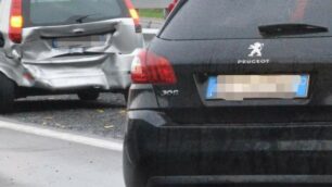 Incidente con quattro auto coinvolte in ss36 sud. Sul posto diverse ambulanze del 118 insieme alla polizia stradale. Nessun ferito grave.