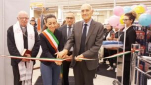 Senago: il taglio del nastro all’inaugurazione del Gigante