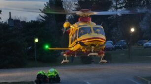 Elisoccorso per incidente- foto d’archivio