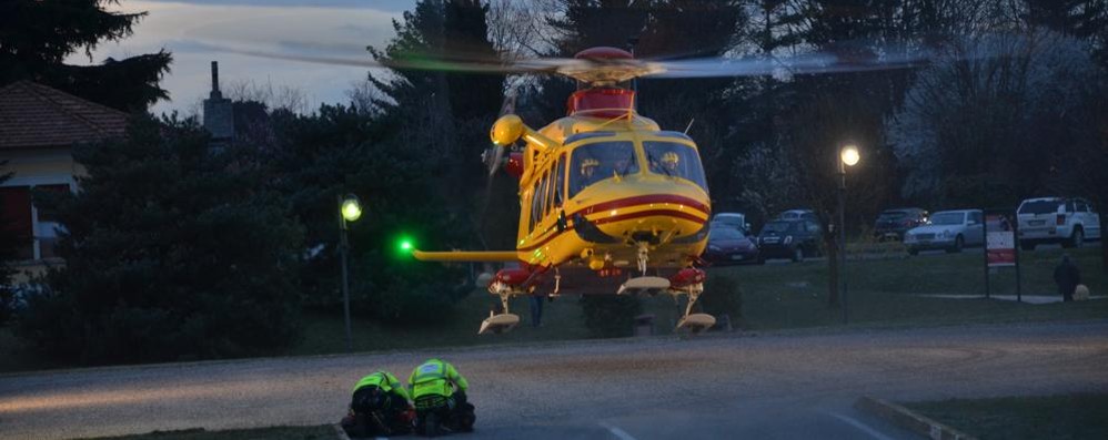 Elisoccorso per incidente- foto d’archivio