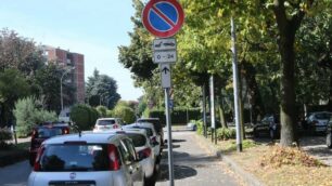 Monza: parcheggi difficiili nel quartiere Cazzaniga, intorno all’ex Maestoso