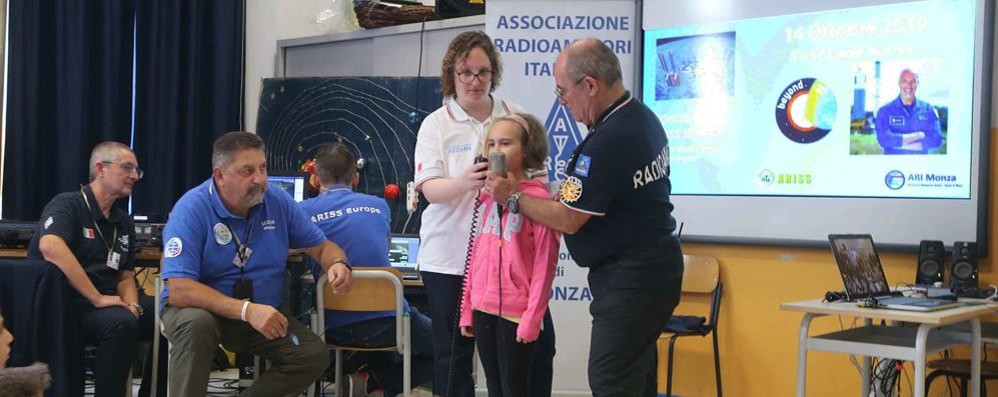 Monza: il collegamento audio alla scuola Dante con Luca Parmitano sulla Iss