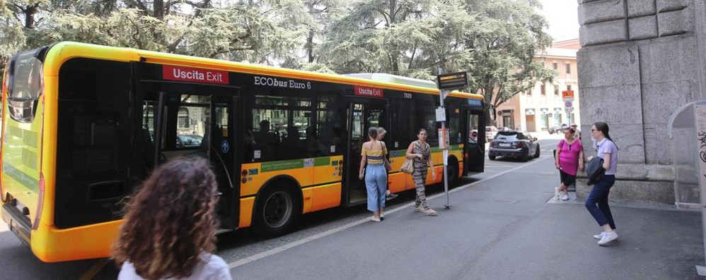 Monza: autobus di linea urbana