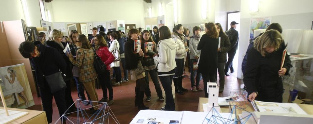 MONZA CAMPUS ORIENTAMENTO SCOLASTICO SCUOLA MEDIA CONFALONIERI - foto d’archivio