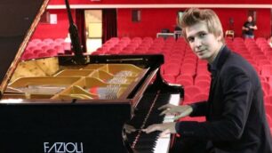 Evgeny Konnov,26enne uzbeco ha vinto la 31ma edizione del concorso pianistico internazionale Ettore Pozzoli di Seregno( foto Volonterio)