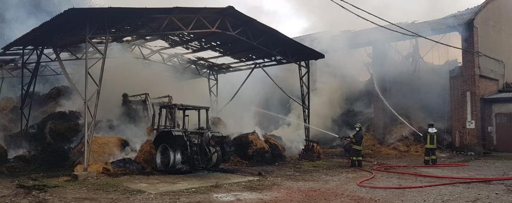 Sulbiate incendio stalle castello 22 ottobre 2019