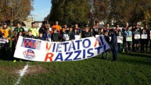 Sport calcio Aurora Desio Sovicese no al razzismo