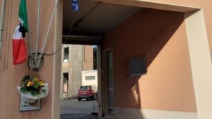 Carate Brianza omaggio ai vigili del fuoco in ricordo dei tre pompieri morti ad Alessandria