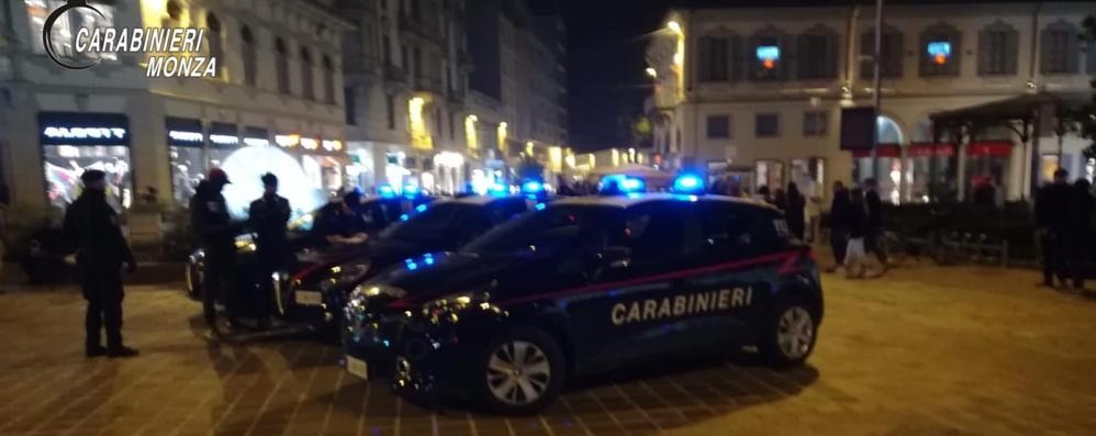 Carabinieri Monza largo Mazzini