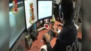 Operazione polizia: un frame del video delle indagini