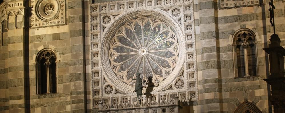 Il rosone del duomo senza impalcature