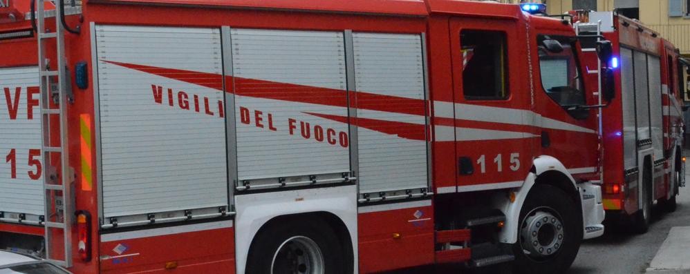 Alcuni mezzi dei vigili del fuoco