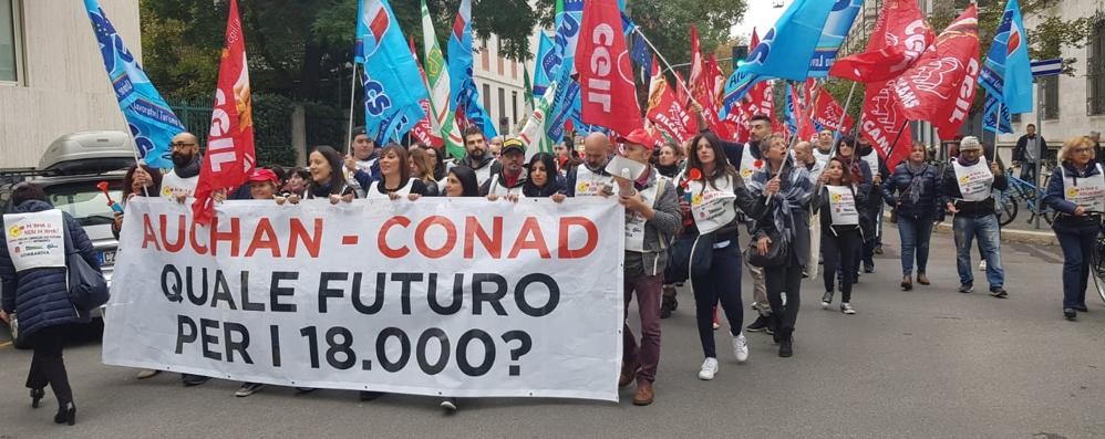 Manifestazione dei lavoratori Auchan