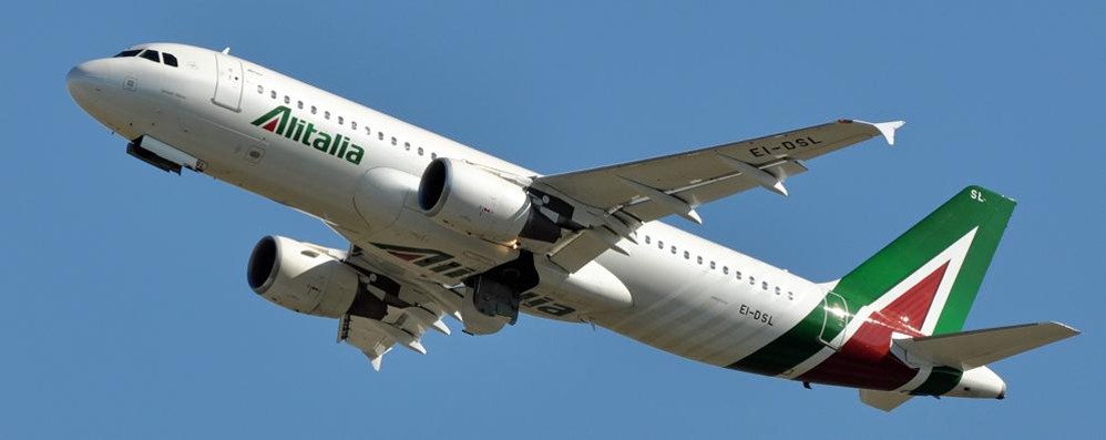 Alitalia ancora in crisi: l’Unione artigiani fa una provocazione sui costi