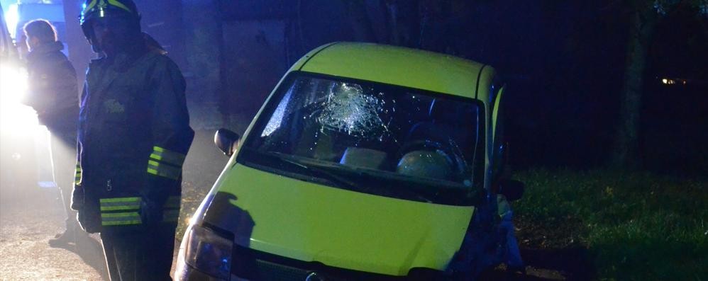 Il parabrezza della Fiat Panda dopo l’incidente